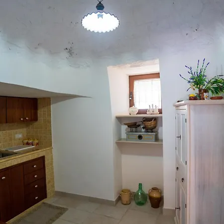Trullo Mont Bell Con Giardino E Piscina Privata *