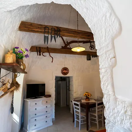 Trullo Mont Bell Con Giardino E Piscina Privata 度假居 *