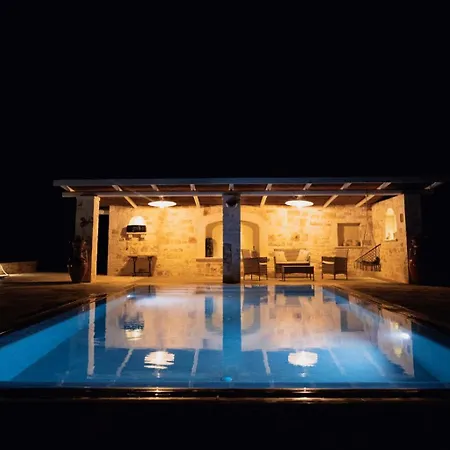 Trullo Mont Bell Con Giardino E Piscina Privata *